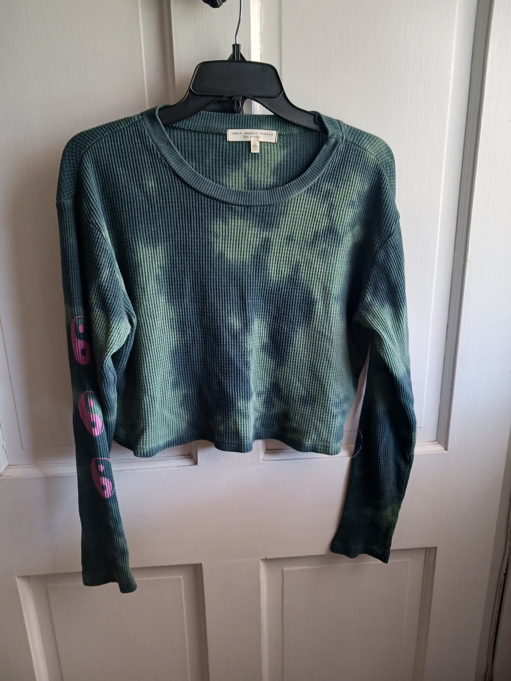 Truly Madly Deeply Green Tie-Dye Waffle Long Sleeve Top Peace Signs on Sleeves